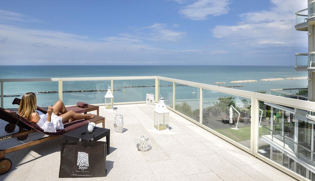 Hotel Sans Souci Gabicce Mare Exterior foto