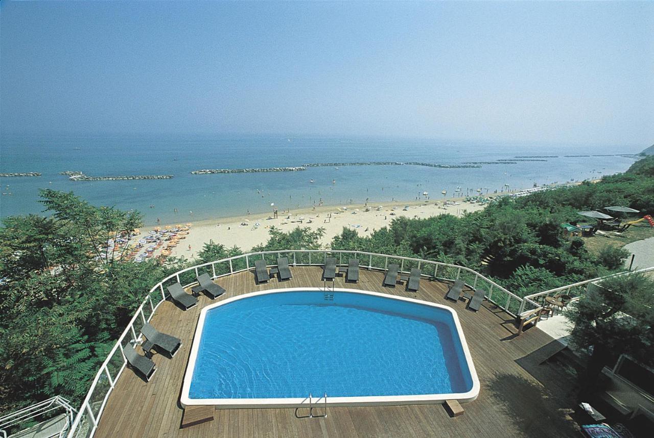 Hotel Sans Souci Gabicce Mare Exterior foto